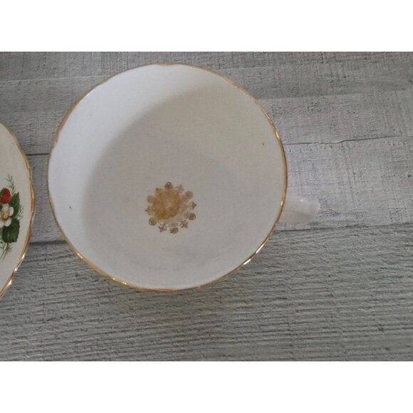 Vintage Imperial England Bone China Strawberry Ripe Tea Cup & Saucer Set - Picture 6 of 8
